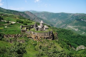 Ամենա…