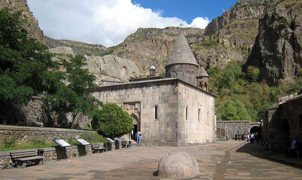 Ս. Գեղարդի հրաշագործ զորությունը