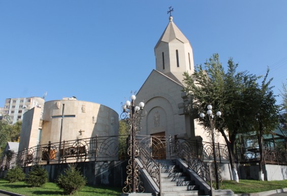 Երևան, Նոր Նորք, Առաջին զանգված, Ս. Աստվածածին եկեղեցի