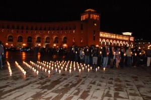 Հարության Ավետիսը տրվեց նաև կանթեղներով երթով